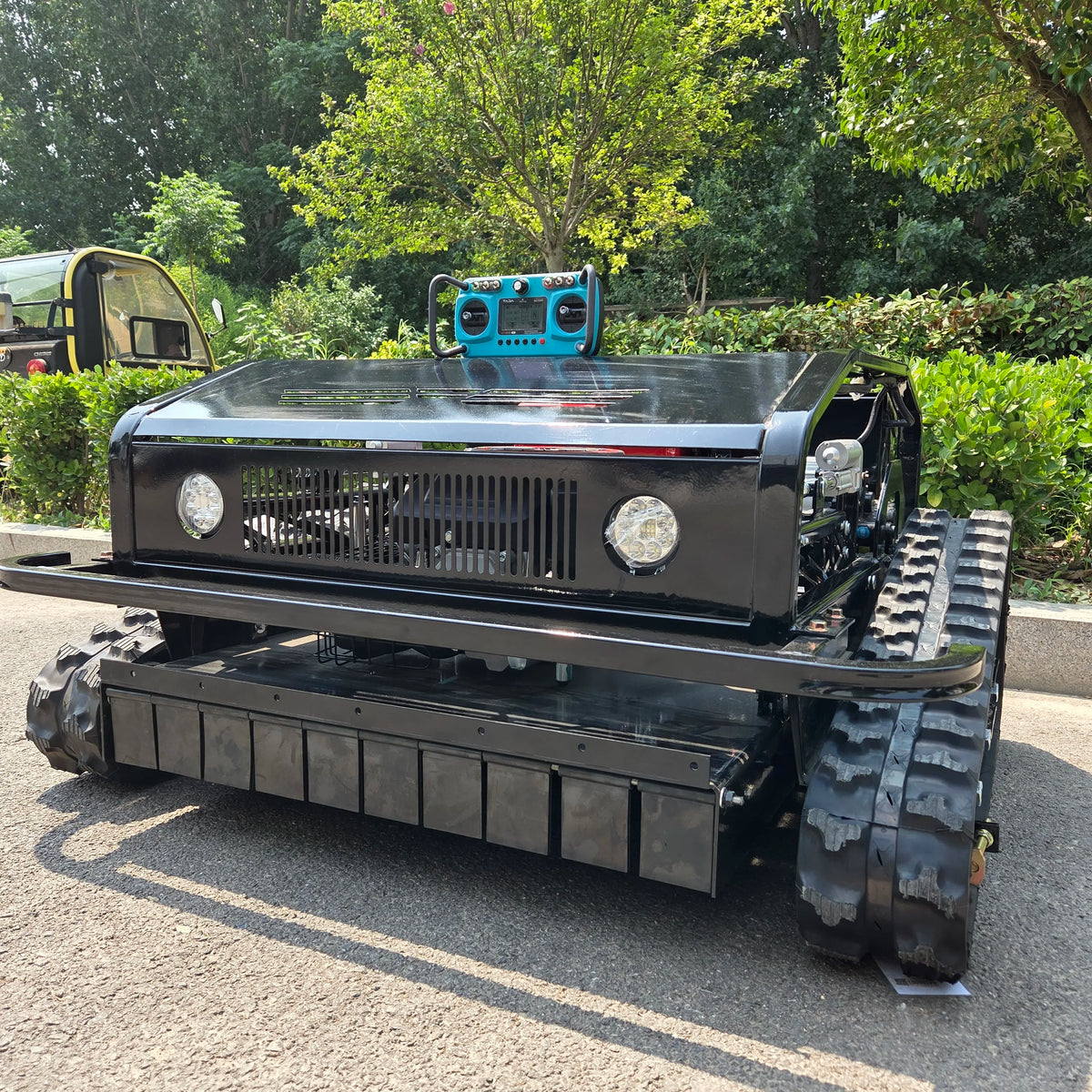 Robot Corta Cesped con Control Remoto