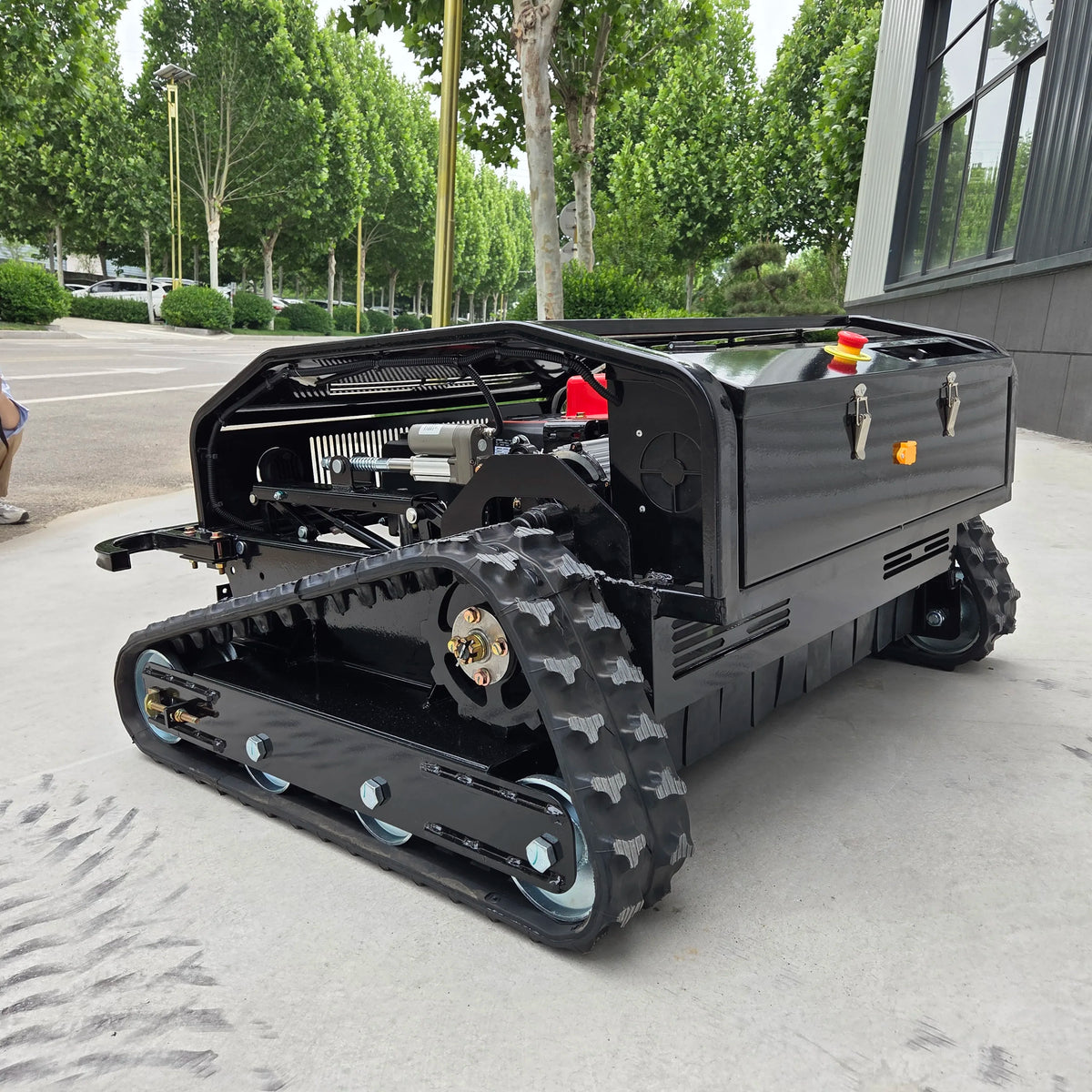 Robot Corta Cesped con Control Remoto